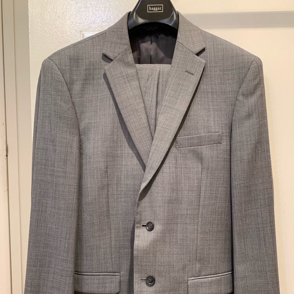 JoS. A. Bank light grey slim fit suit
